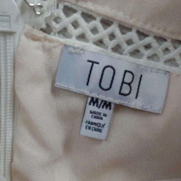 TOBI WHITE AND CREAM LACE MINI DRESS PLUNGE NECKLINE - Picture 6 of 10